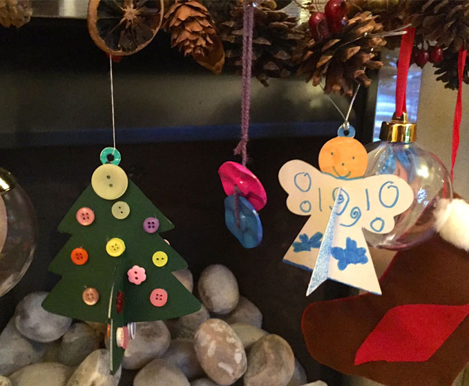 making christmas decorations with children