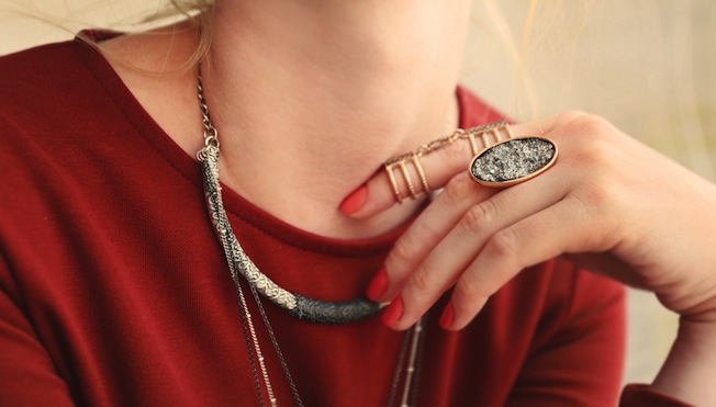 how to accessorise with chunky jewellery
